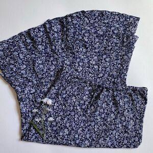 Vintage blue floral skirt w/ruffle hem